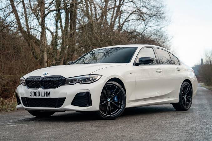 Discover how BMW is being redefined by the Neue Klasse era. Explore the new minimalist logo, Panoramic iDrive, Gen6 eDrive technology, and sustainable design. A comprehensive guide to the future of the Ultimate Driving Machine with specs, features, and pricing.